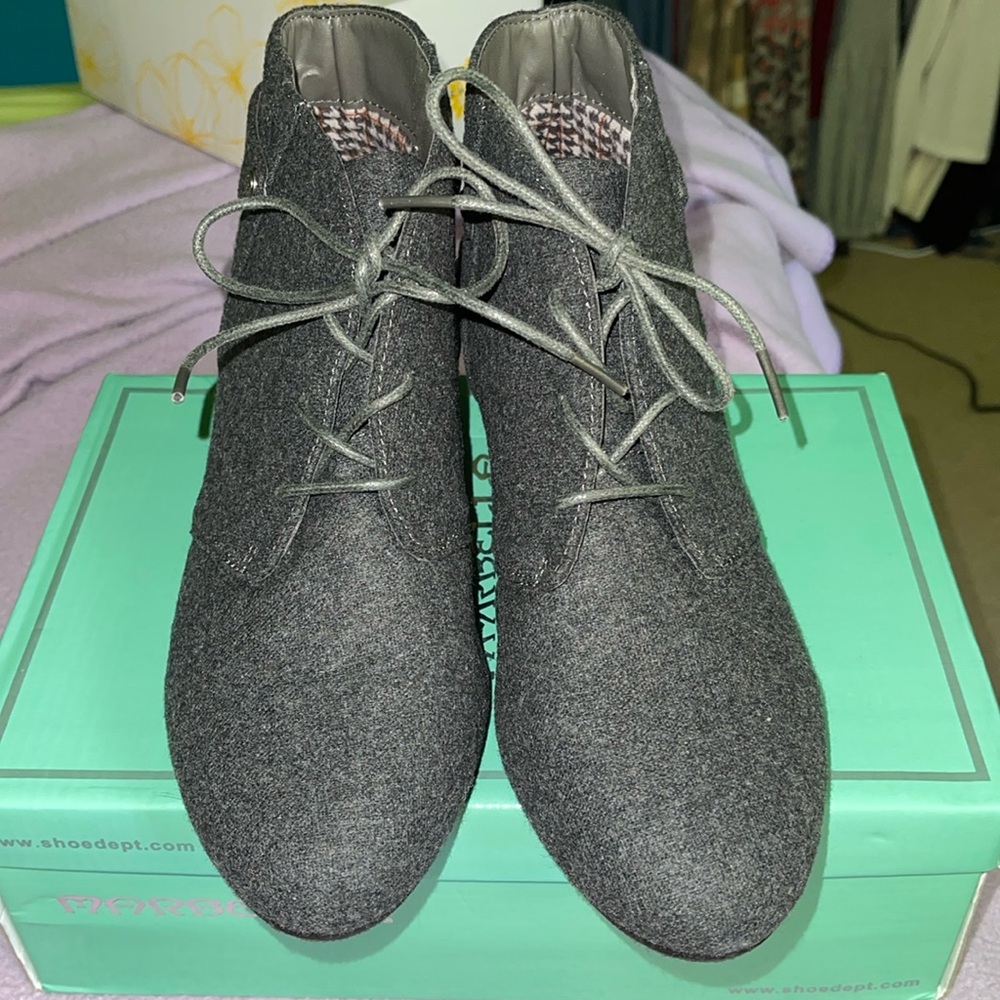 Marbella Boca Ankle Boots Womens 9M Gray Fabric Lace Up Wedge Heel Bootie. New!